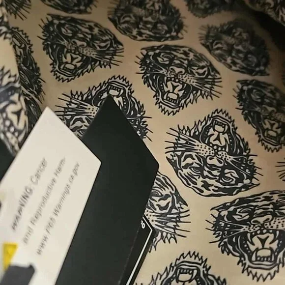 Ed Hardy NWT back pack / tote - Picture 4 of 5